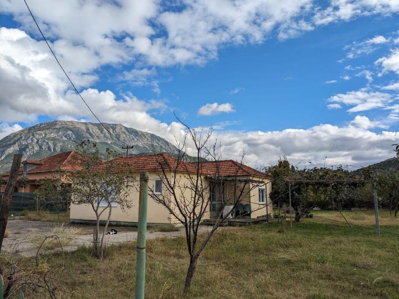  Prodaja, kuća u Polje 110 m2 220000 e