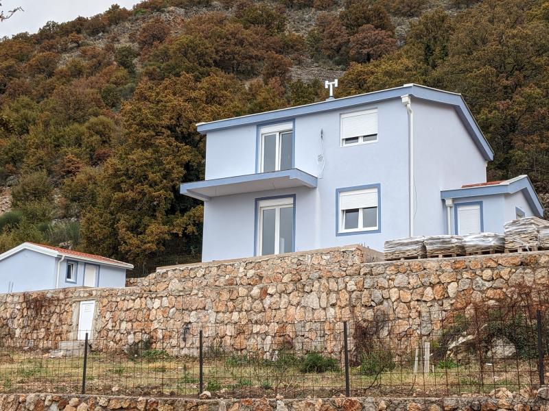  Prodaja, kuća u Brinje 120 m2, Bar 350000 e